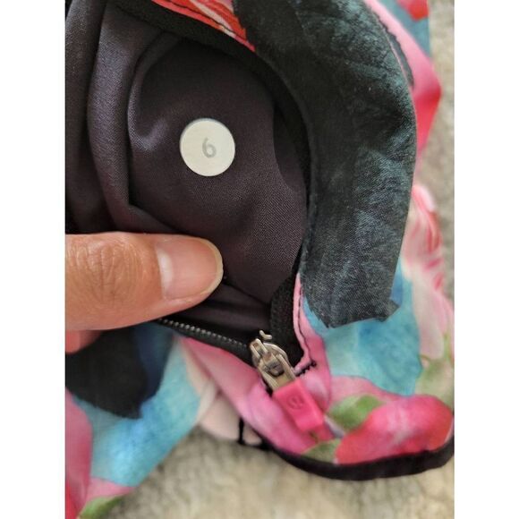 Lululemon free reign shorts, Secret garden 6 - Picture 10 of 10